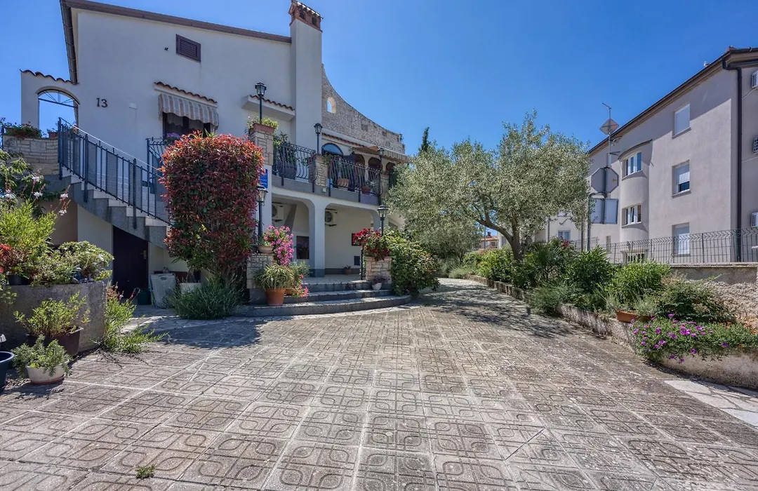 Guest House Jolanda-1