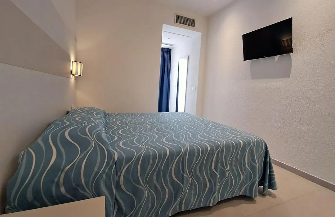 Hotel Crystal-1