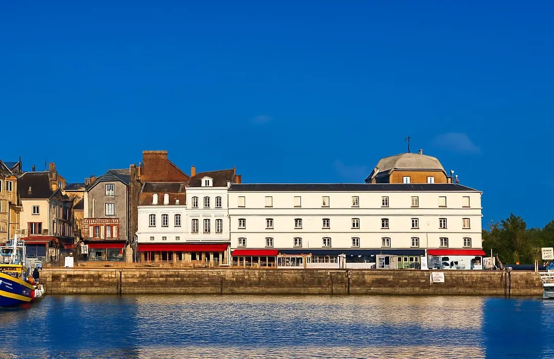 Best Western Le Cheval Blanc -Vue Sur Le Port-Plein Centre Ville-1