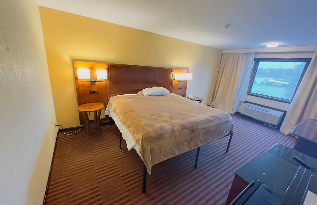 Hilltop Inn-1