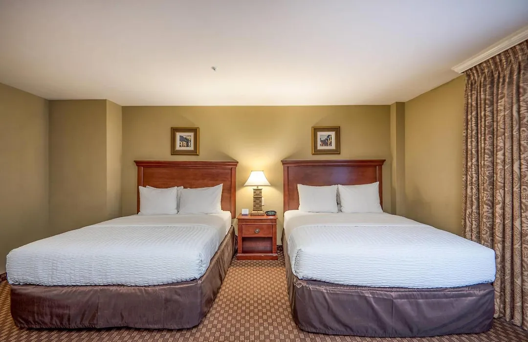 Clarion Collection Hotel Arlington Court Suites-1