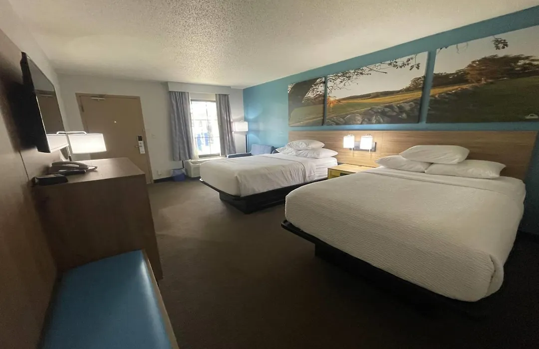 Days Inn & Suites By Wyndham York-1