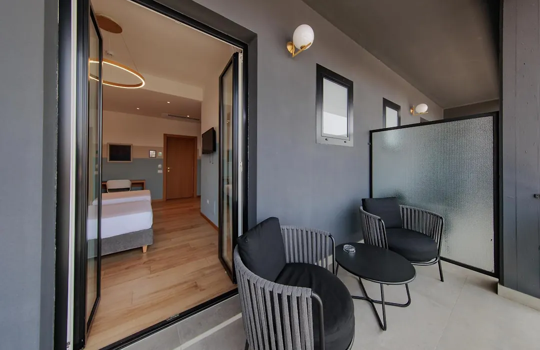 Ophelia Hotel-1
