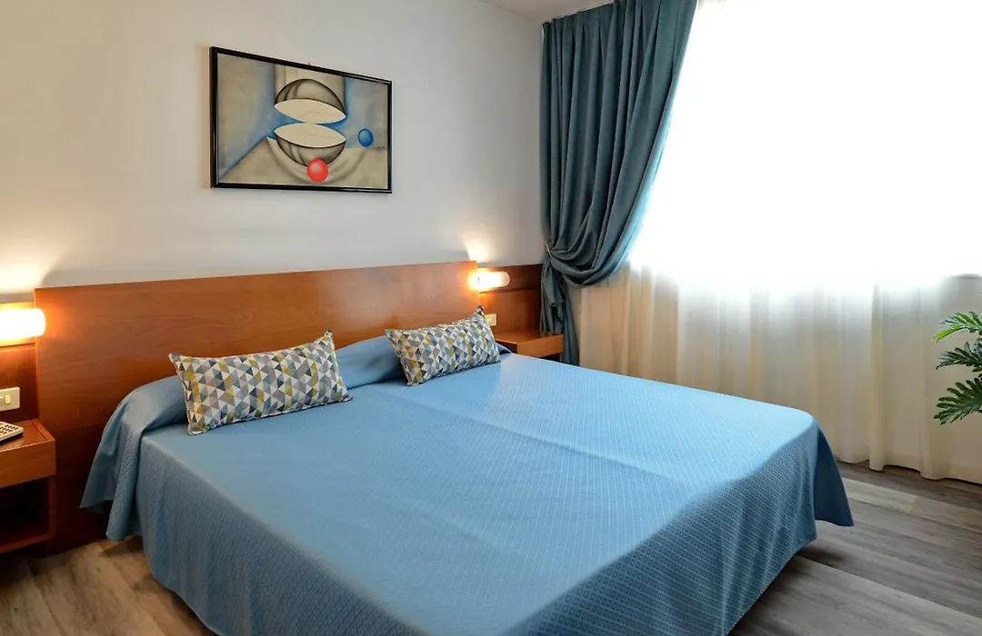 Hotel Krystal-1