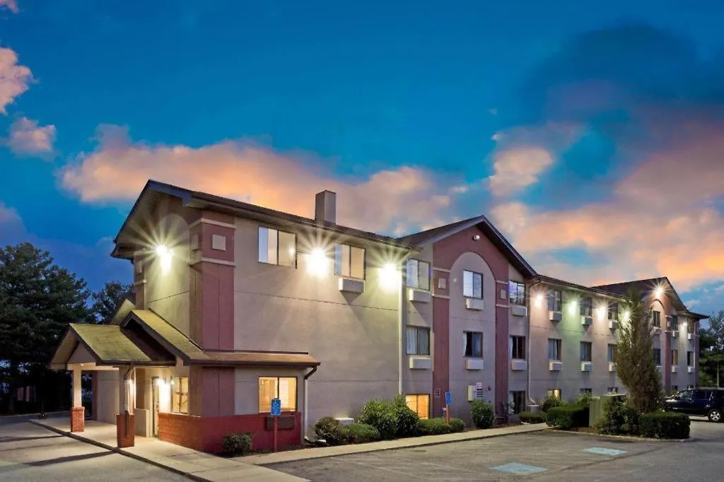 Super 8 By Wyndham Lexington Park/California Area-1