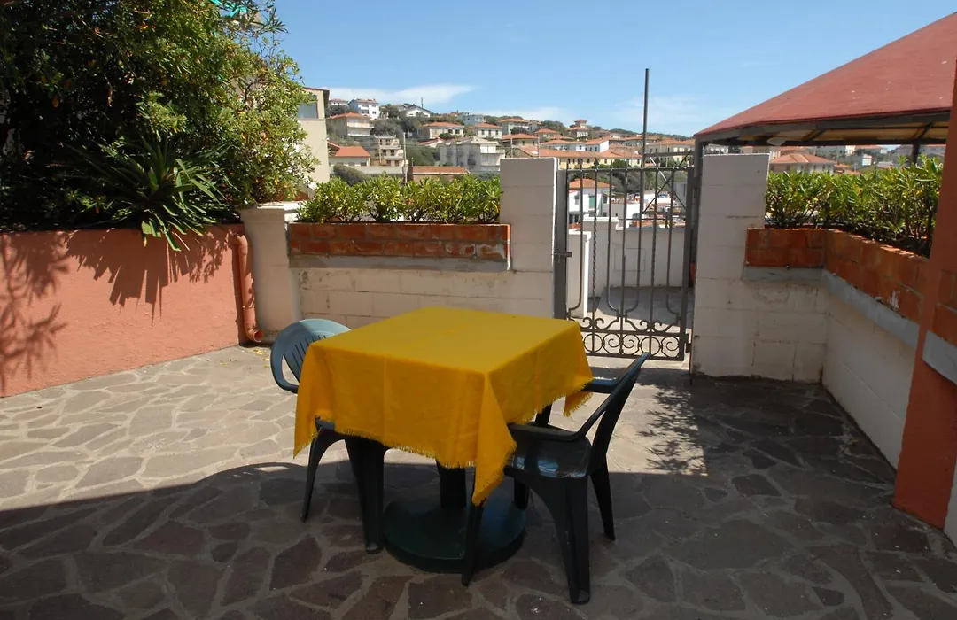 Hotel Baia Del Sorriso-1