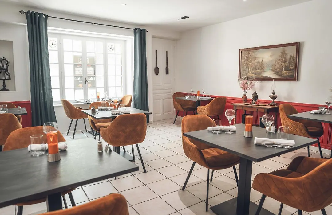 Logis Hôtel restaurant&Pizzeria Vuillot-1