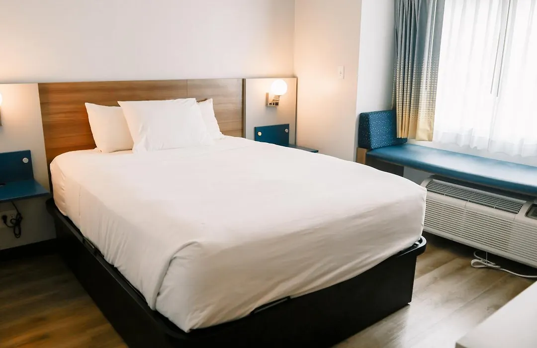 Microtel Inn & Suites By Wyndham Gulf Shores-1