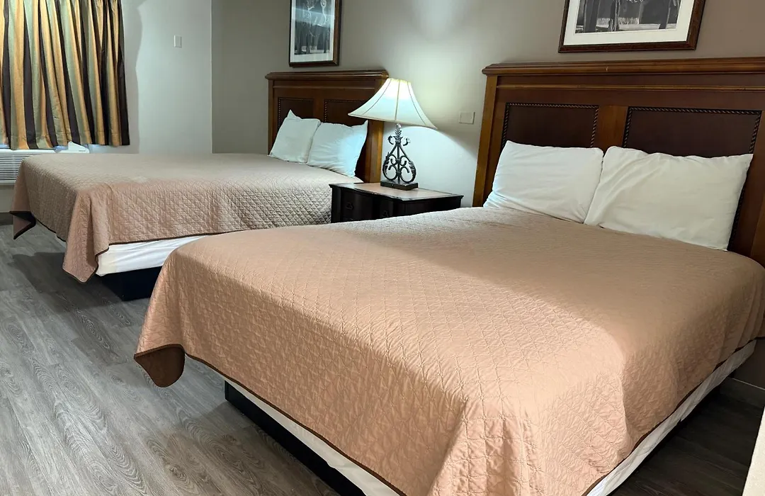 Island Inn-1