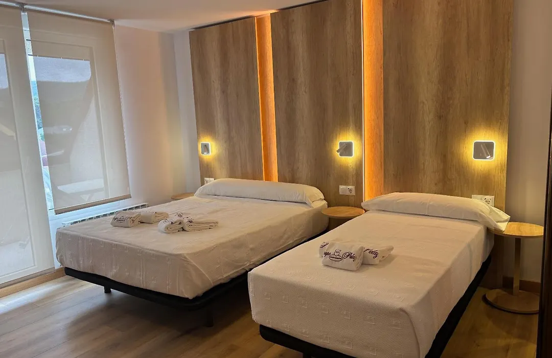 H Pelayo Isla Auto Check-In Rooms-1