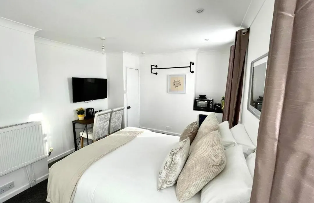 Blue Skye Guest House 8-1