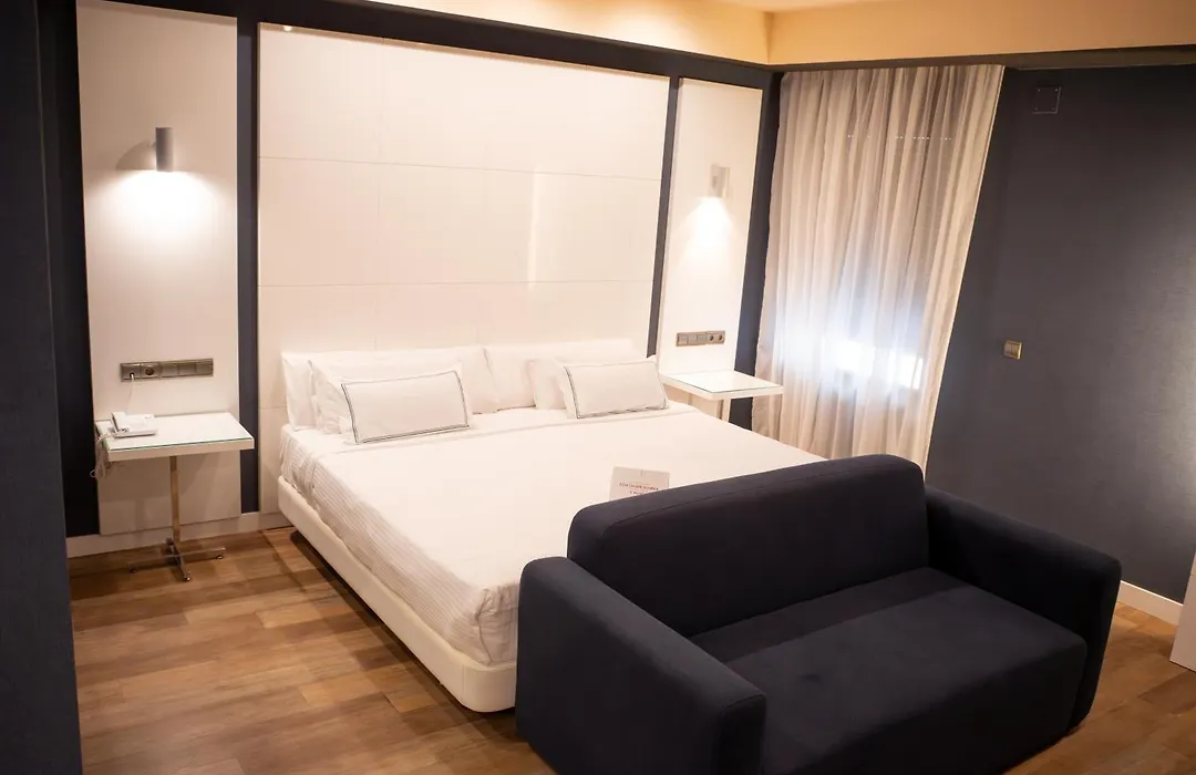 Hotel Malaga Nostrum Airport-1