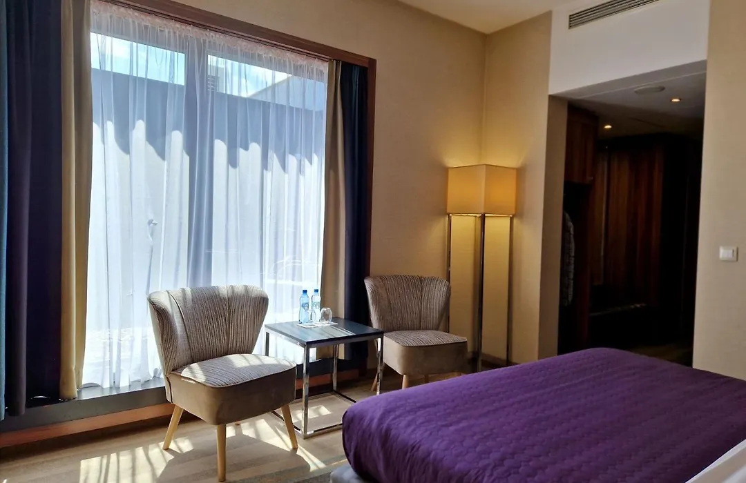Warsaw Plaza Hotel-1