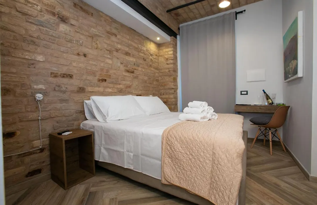 AL 54 Accommodation-1
