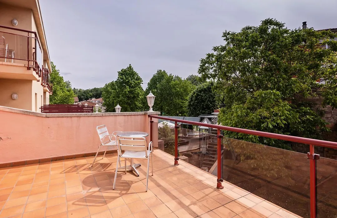 Hotel La Perla D'Olot-1