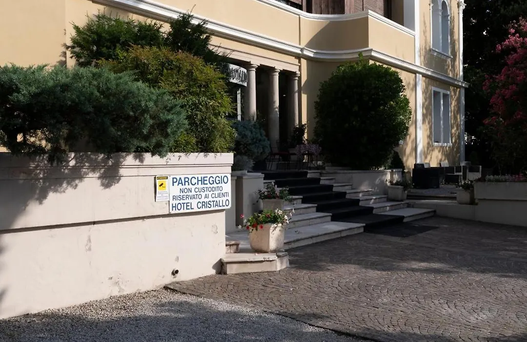 Hotel Cristallo-1