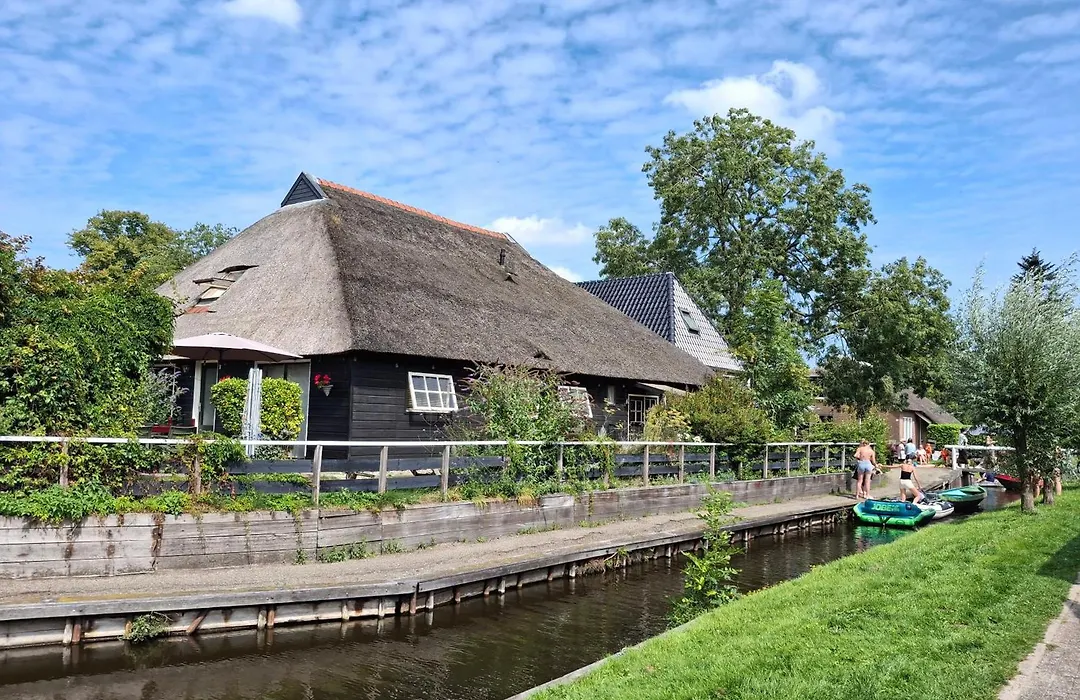 B&B De Galeriet Giethoorn-1