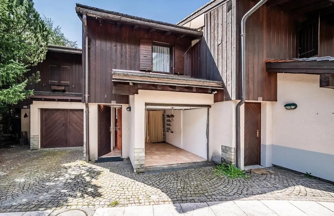 Eden Hotel, Apartments And Chalet Chamonix Les Praz-1