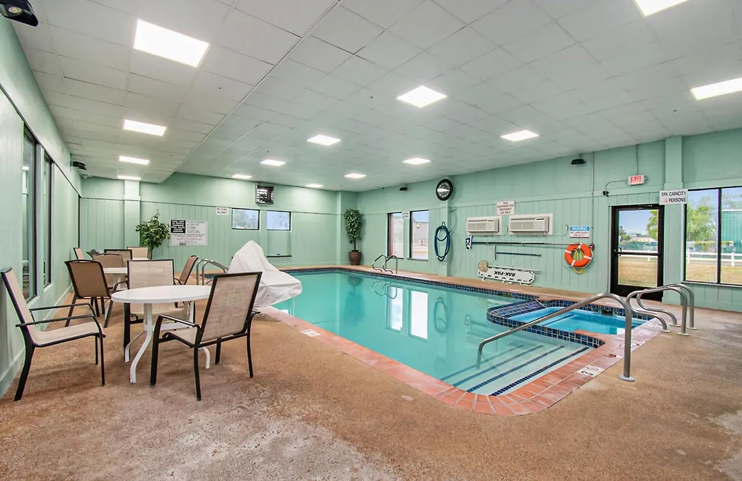 Days Inn & Suites By Wyndham Mt Pleasant-1