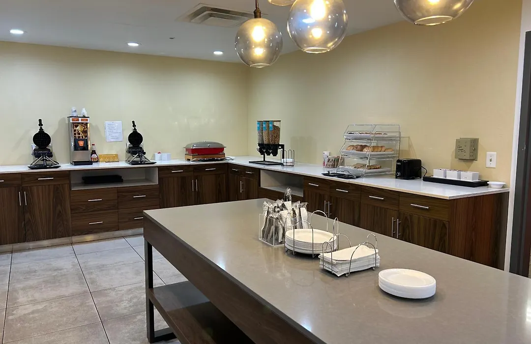 Comfort Inn & Suites Toledo North-1