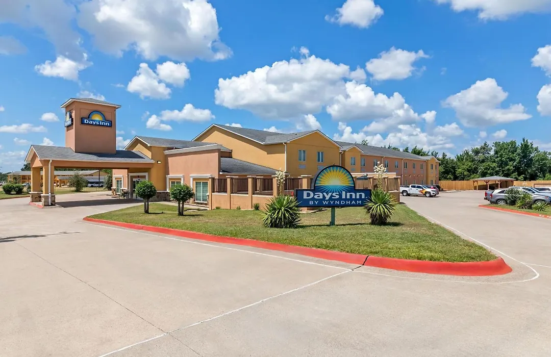 Days Inn By Wyndham Rockdale Texas-1