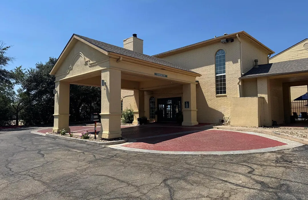 Days Inn By Wyndham Georgetown-1