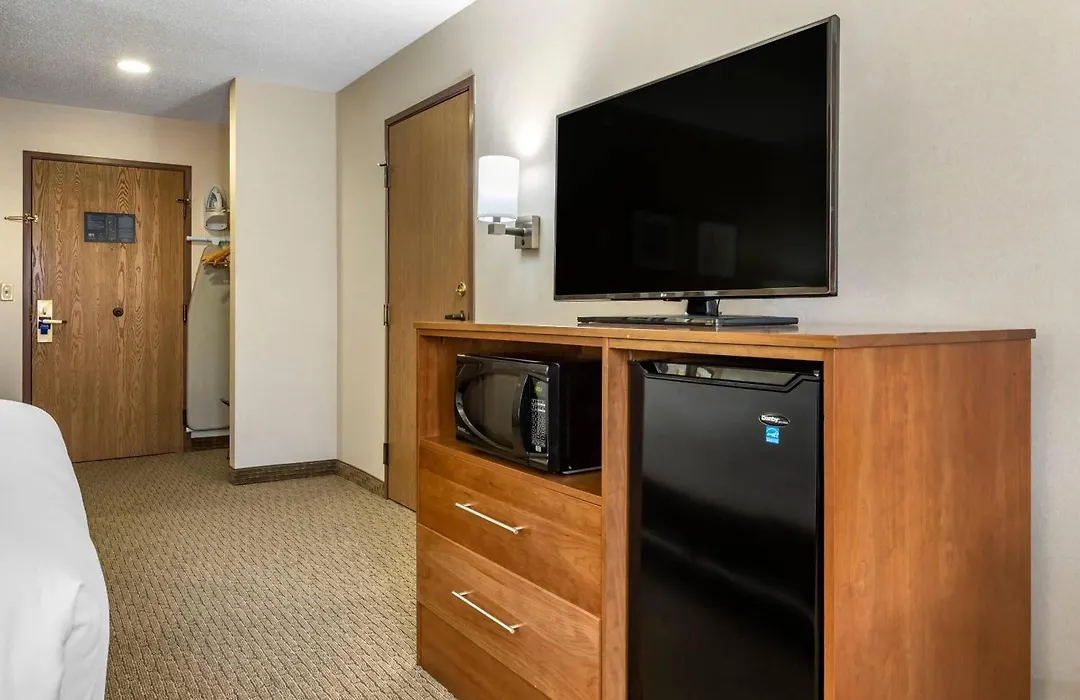 Comfort Inn Millersburg-1
