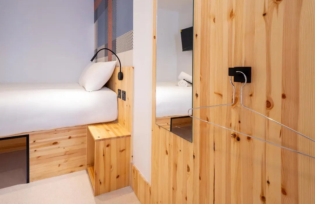 Easyhotel Paddington-1