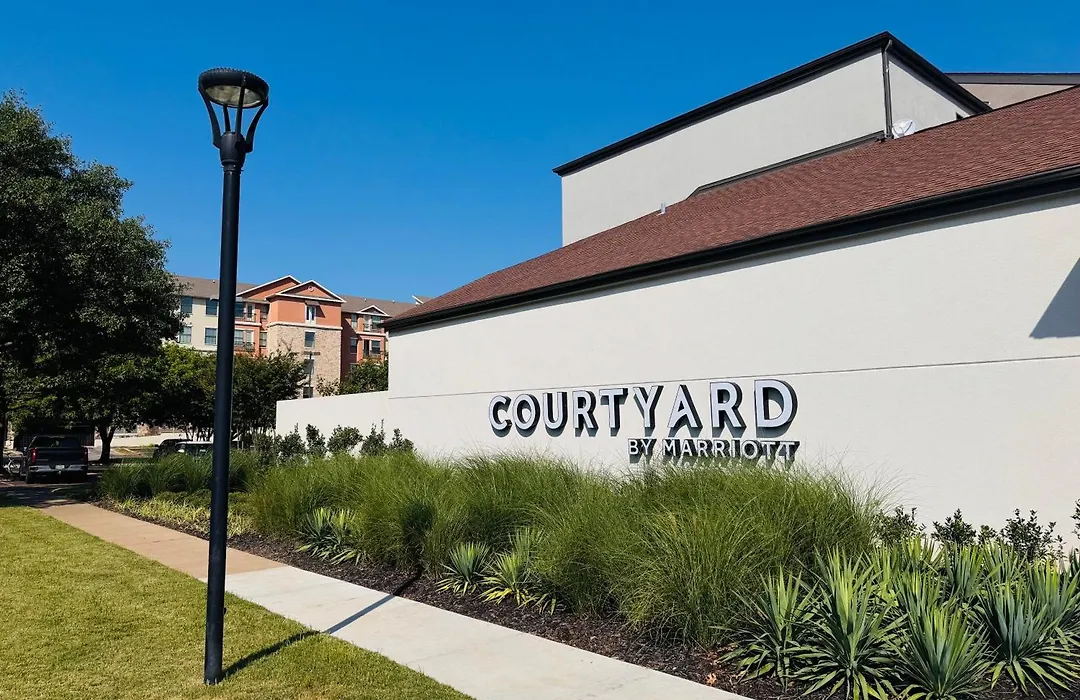 Courtyard By Marriott Waco-1