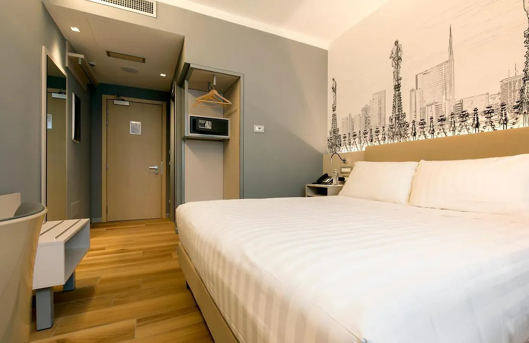 43 Station Hotel-1