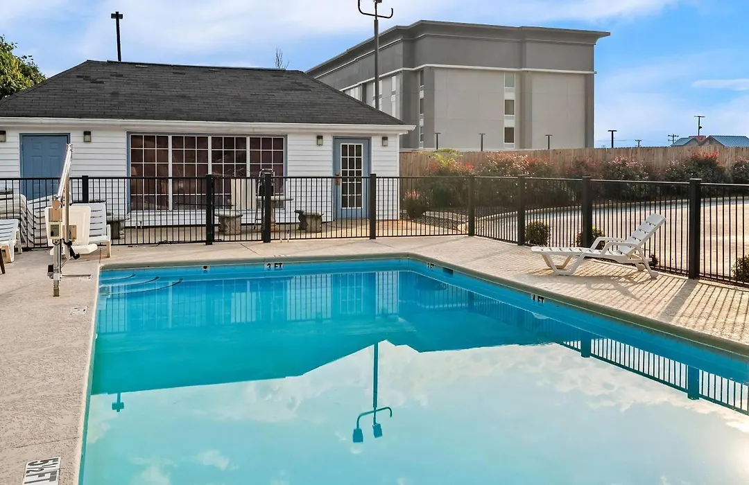 Days Inn By Wyndham Simpsonville-1