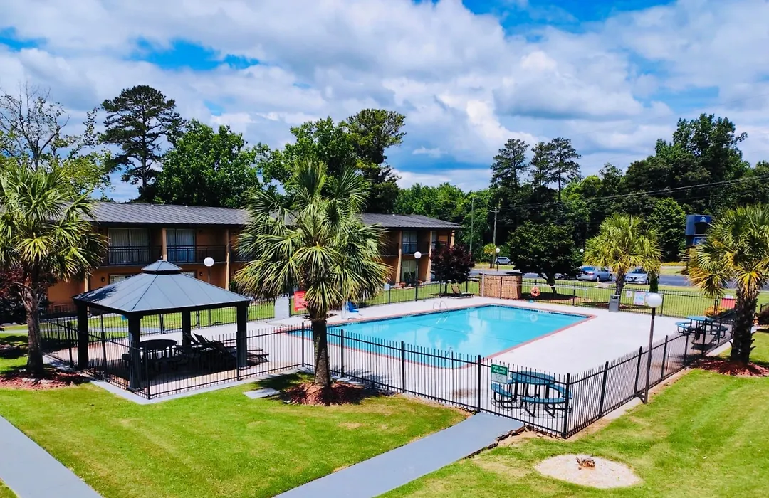 Howard Johnson By Wyndham Athens-1