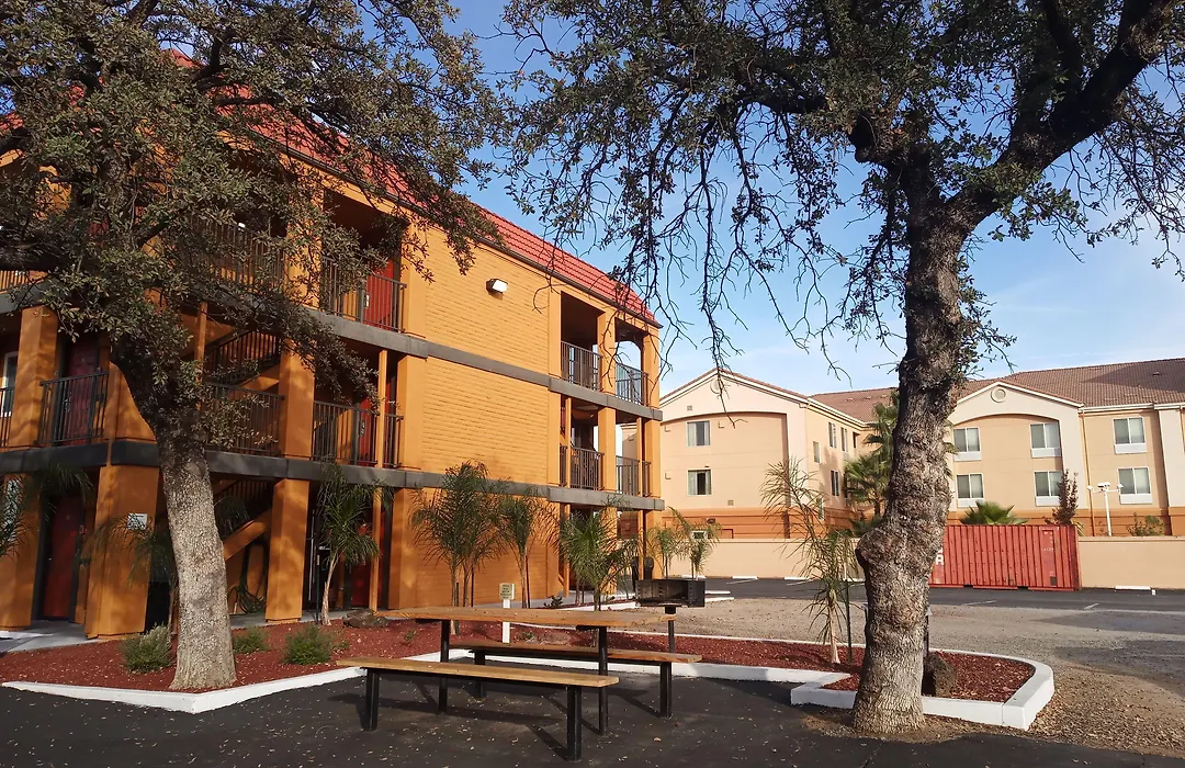 Quality Inn Redding Near I-5-1