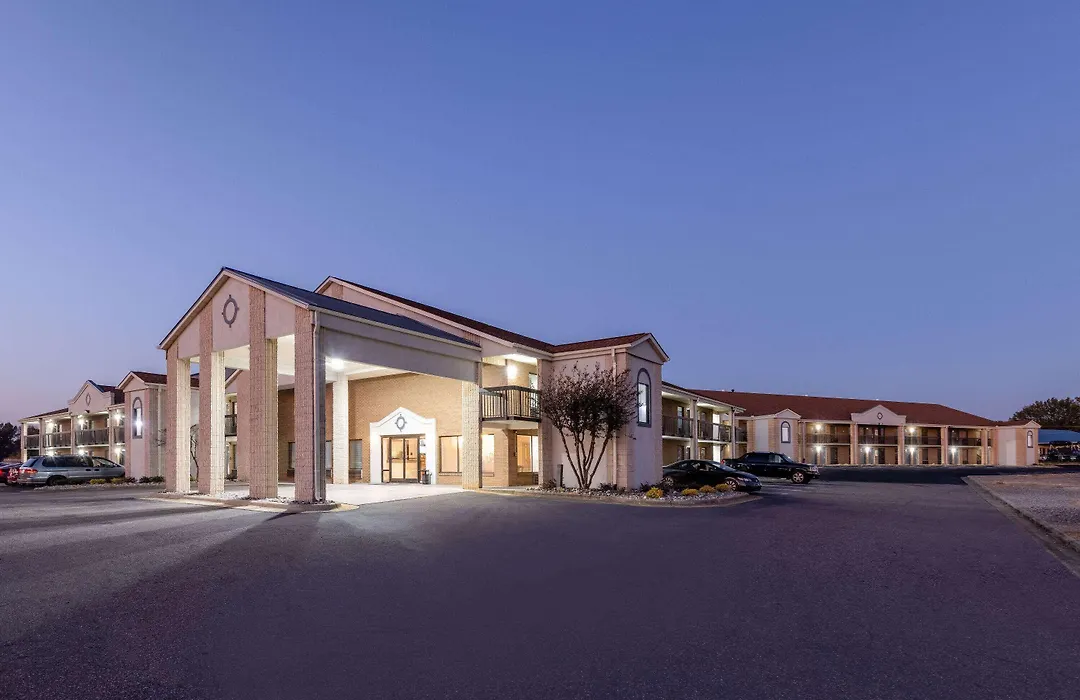 Days Inn By Wyndham Mooresville Lake Norman-1
