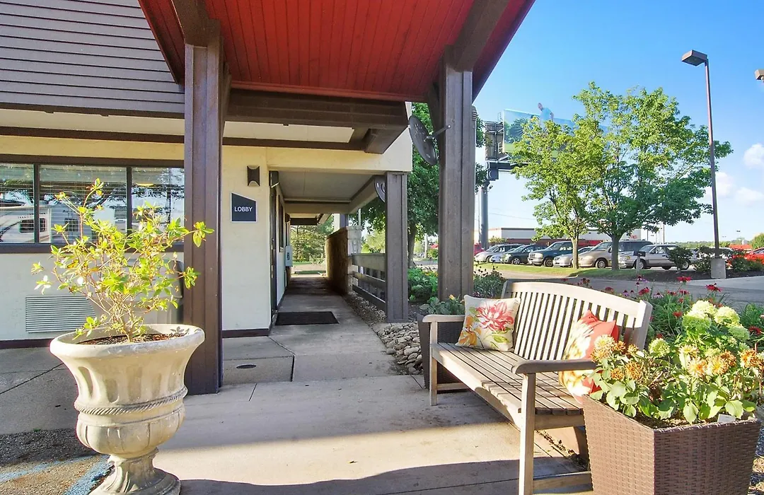 Red Roof Inn Canton-1