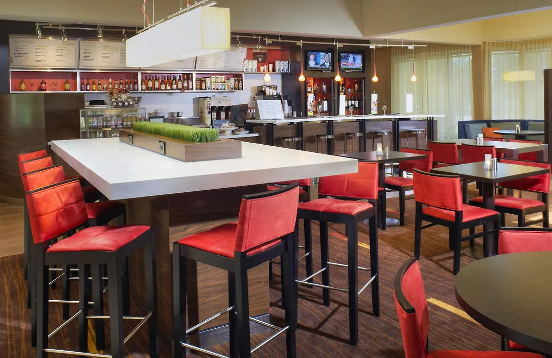 Courtyard By Marriott St. Louis Downtown West-1