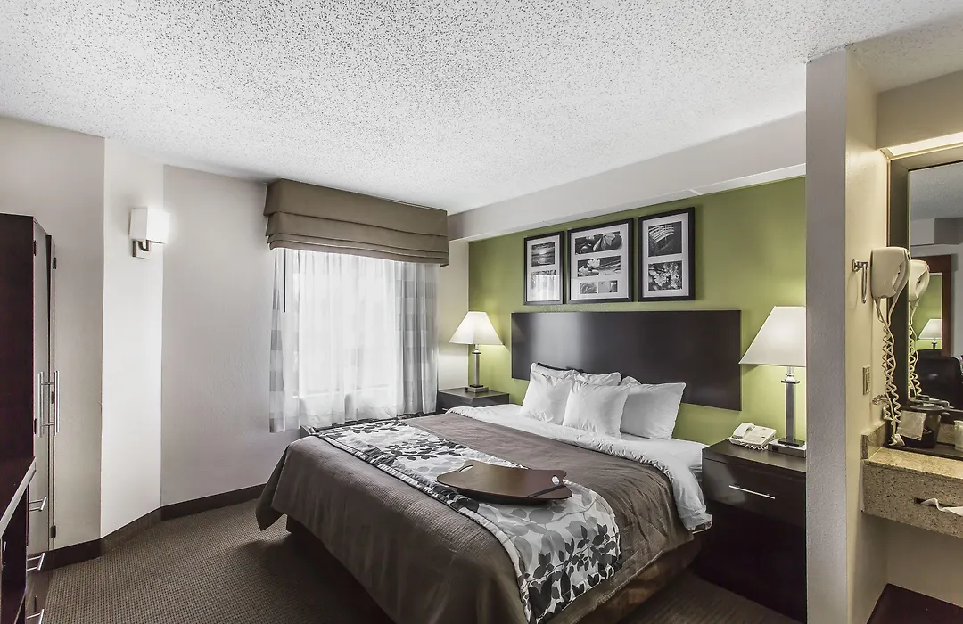 Rodeway Inn-1