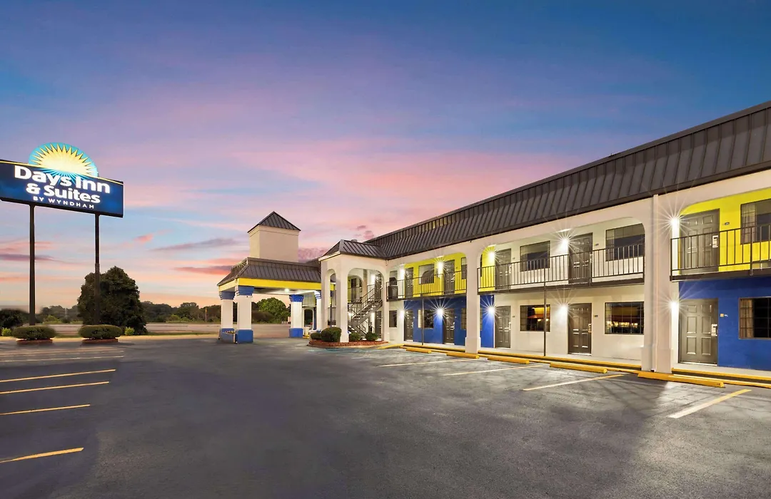 Days Inn & Suites By Wyndham Vicksburg-1