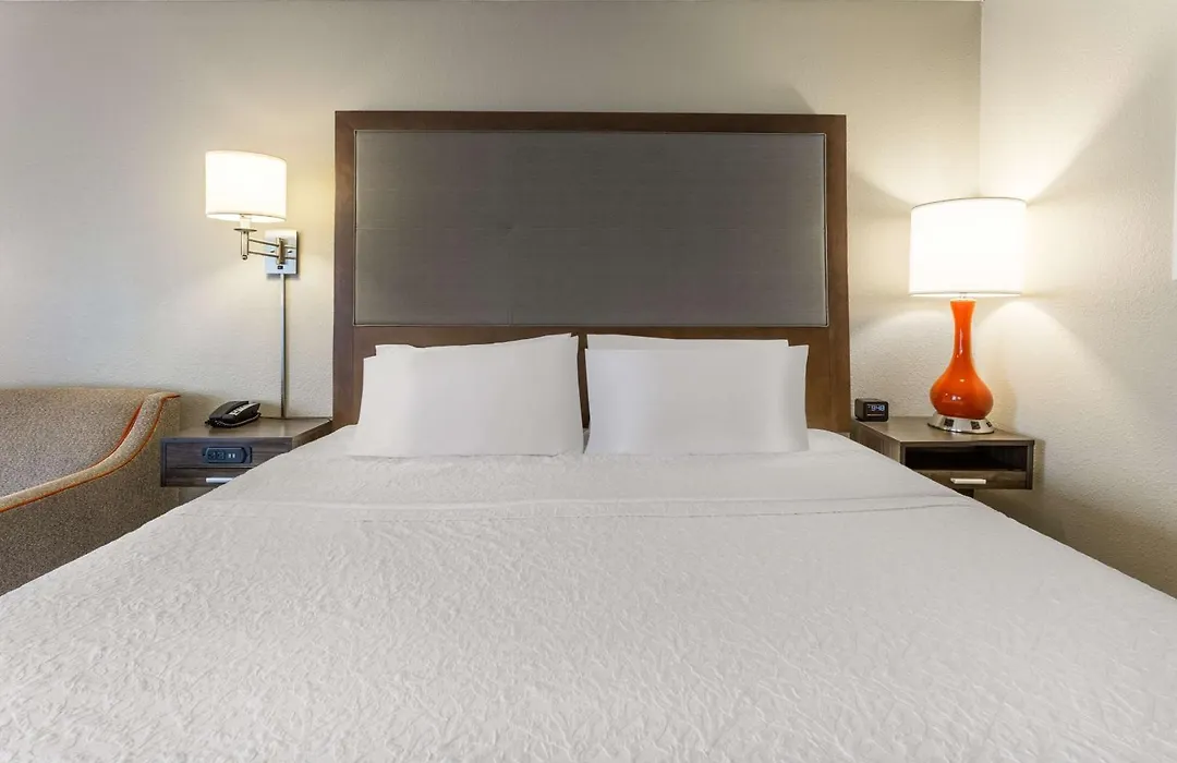 Hampton Inn Eau Claire-1