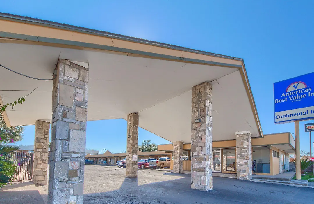 Americas Best Value Inn Uvalde-1
