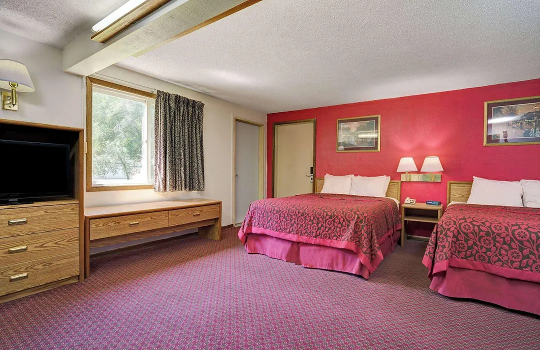 Travelodge By Wyndham Red Wing-1