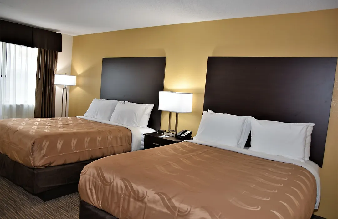 Quality Inn & Suites Metropolis I-24-1