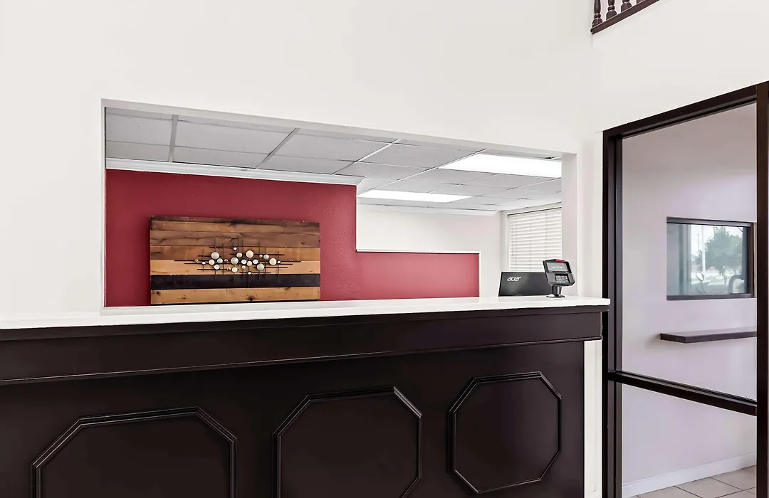 Red Lion Inn & Suites Saint Louis-1