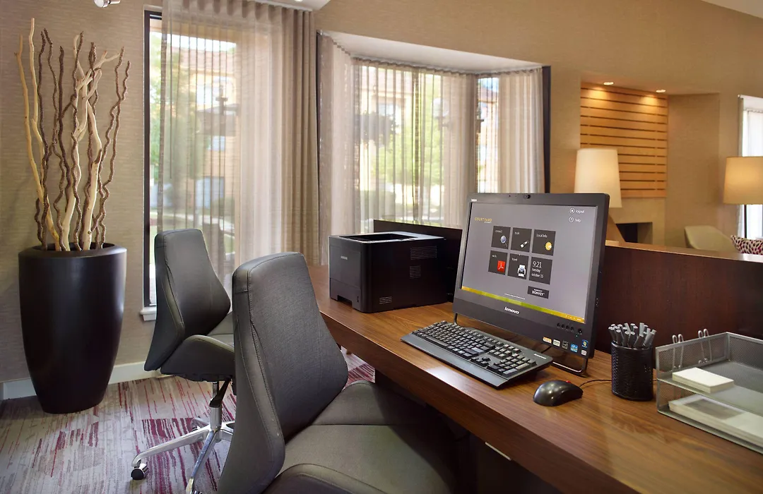 Courtyard By Marriott Fayetteville-1
