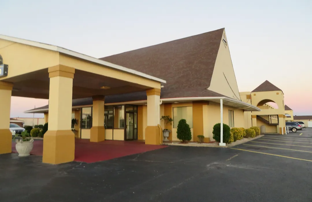 Days Inn By Wyndham Blytheville-1