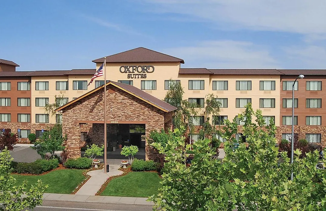 Oxford Suites Chico-1