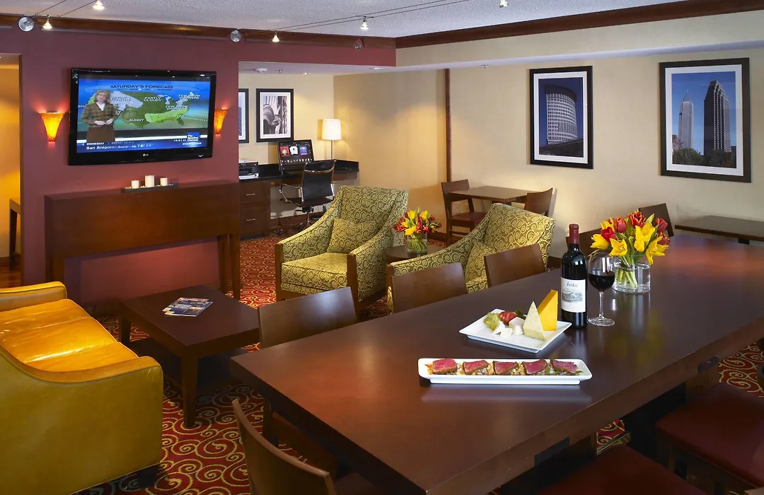 Wyndham Cleveland Airport-1