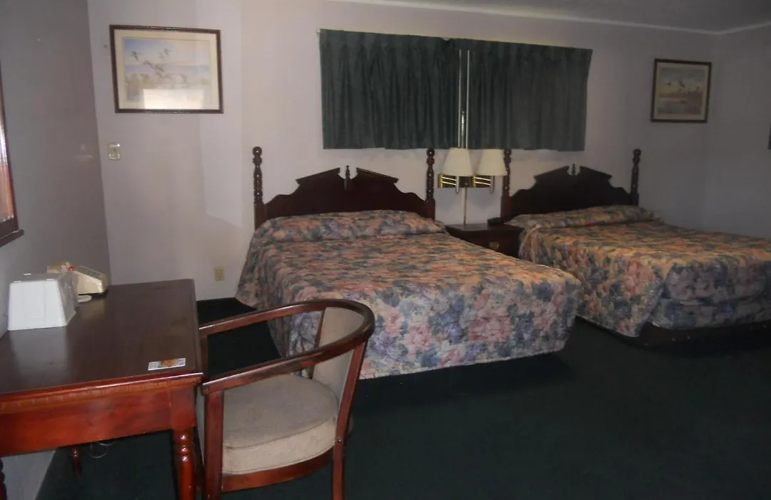Rapids Inn & Suites-1