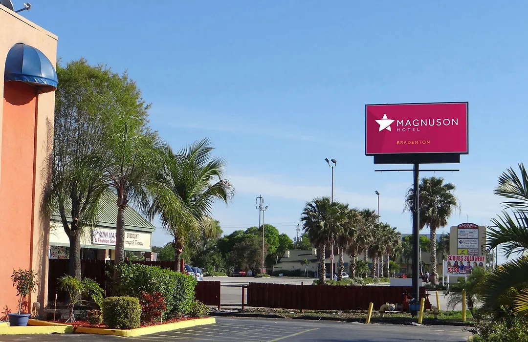 Magnuson Hotel Bradenton-1
