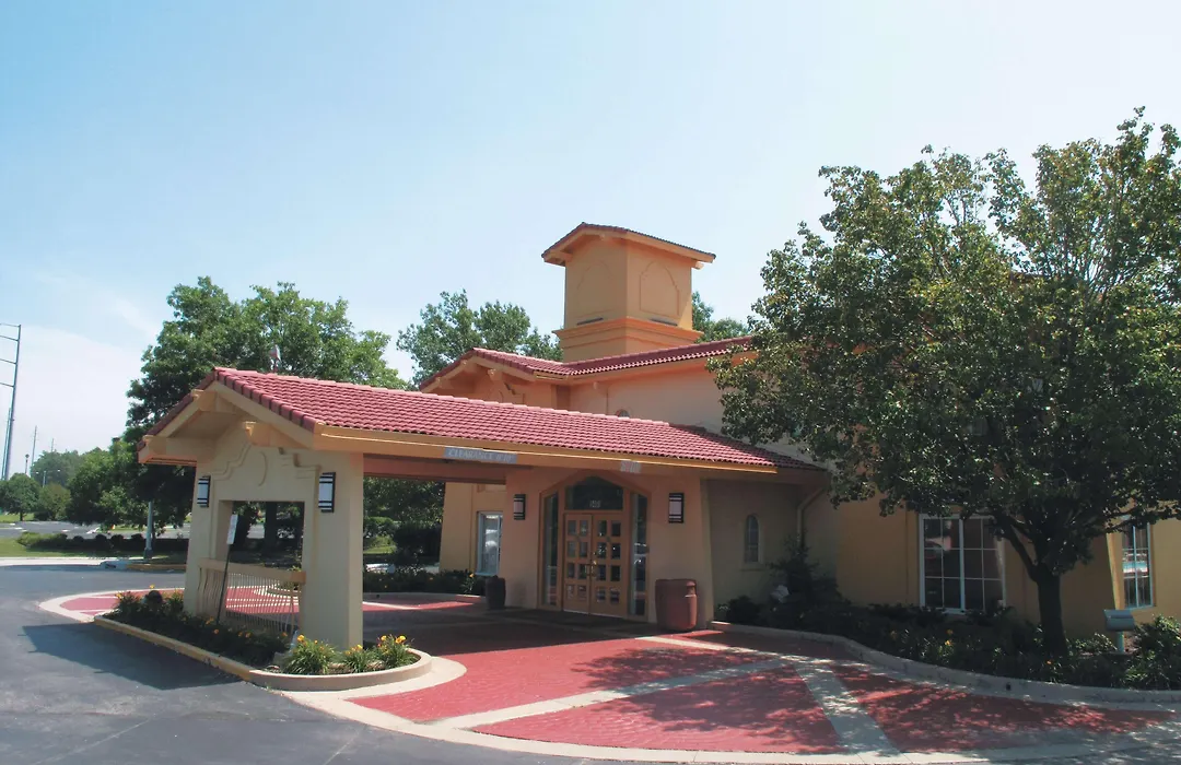 La Quinta Inn By Wyndham Kansas City Lenexa-1